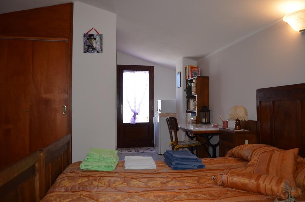 B&B Belvedere SantʼAntìoco Esterno foto