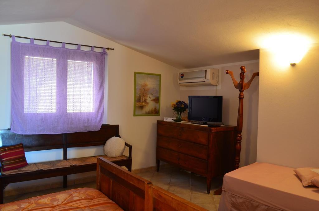 B&B Belvedere SantʼAntìoco Esterno foto