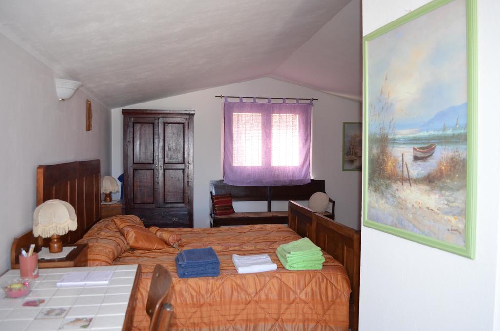 B&B Belvedere SantʼAntìoco Esterno foto