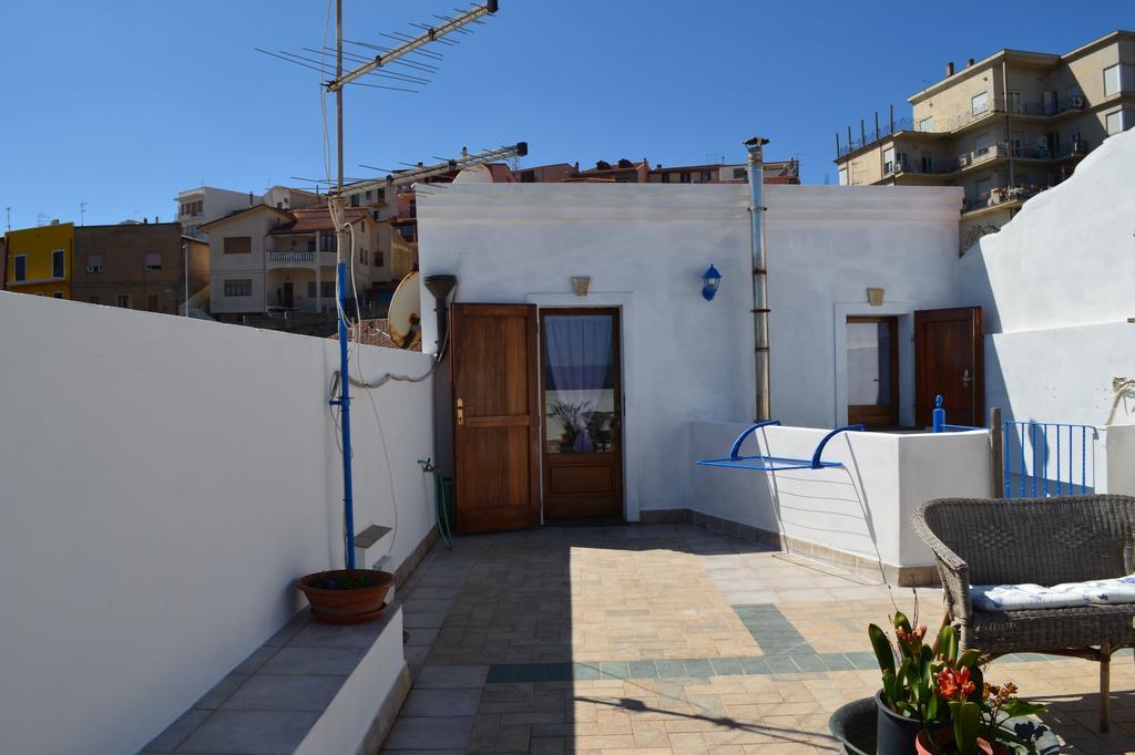 B&B Belvedere SantʼAntìoco Esterno foto