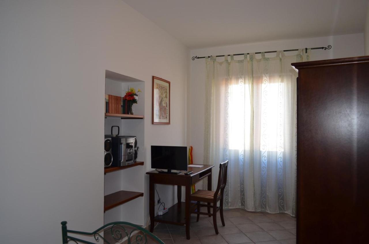 B&B Belvedere SantʼAntìoco Esterno foto