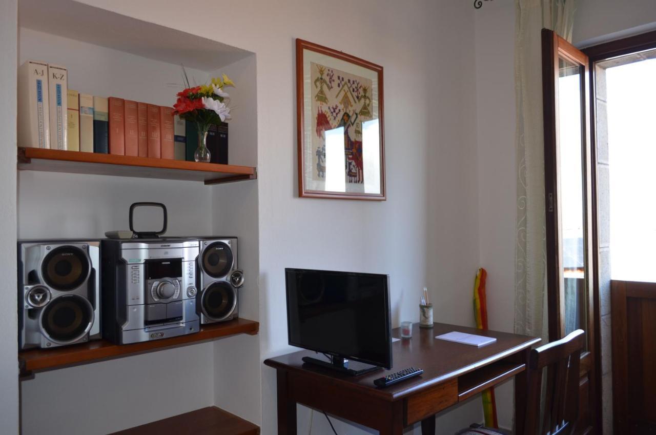 B&B Belvedere SantʼAntìoco Esterno foto